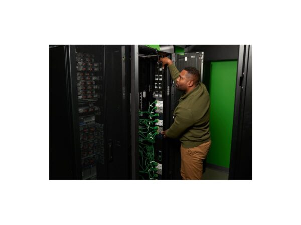 APC NetShelter Rack PDU Advanced Metered Outlet 17.3kW 3PH 415V 30A 530P6 48 Outlet