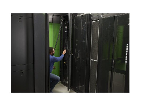 APC Rack PDU 9000 Switched ZeroU 11.0kW 230V 21 C13 & 3 C19
