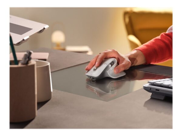 LOGITECH Master Series MX Master 3S for Mac Mouse ergonomic optical 7 buttons wireless Bluetooth 2.4 GHz pale grey for Apple MacBook