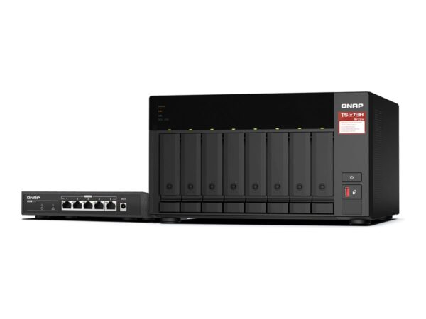 QNAP Bundle NAS TS-873A 8 baies AMD Ryzen Embedded V1500B 2.5G + Switch QSW-1105-ST 5 ports 2.5G