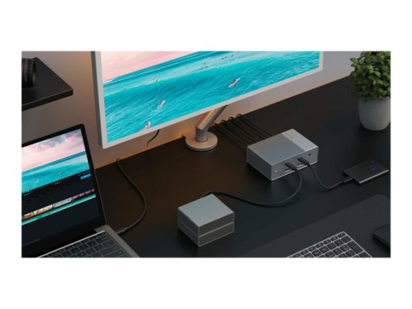TARGUS HyperDrive Universal GEN2 15-in-1 USB-C Triple Video Docking Station – For MST enabled devices